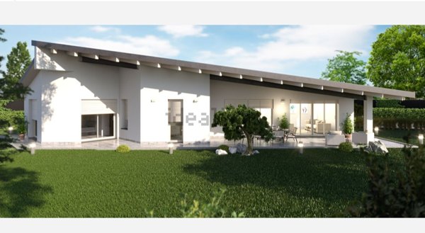 terreno edificabile in vendita a Carlazzo