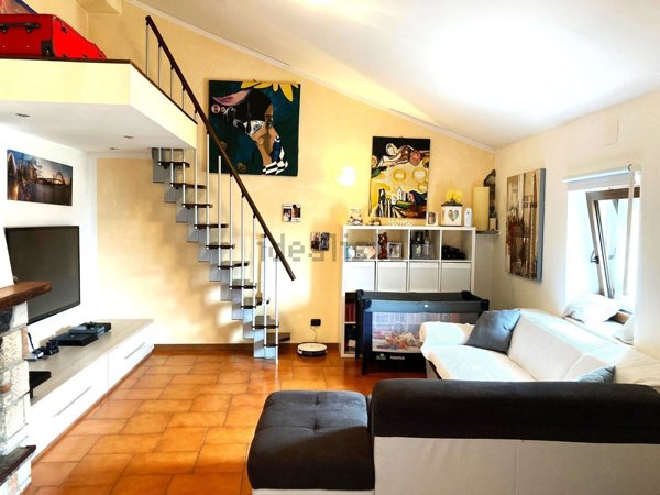 appartamento in vendita a Carlazzo