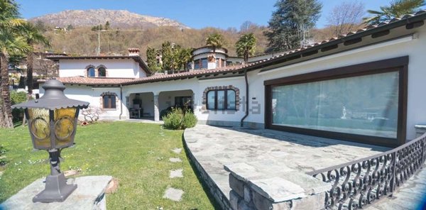 casa indipendente in vendita a Carlazzo