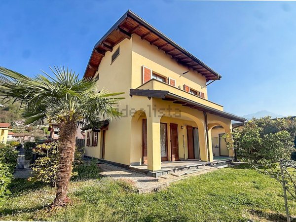 casa indipendente in vendita a Carlazzo