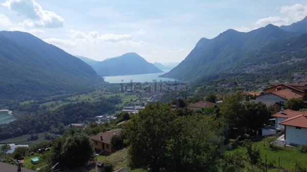 casa indipendente in vendita a Carlazzo