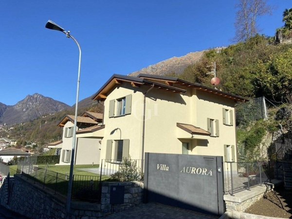 casa indipendente in vendita a Carlazzo