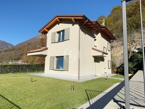 casa indipendente in vendita a Carlazzo
