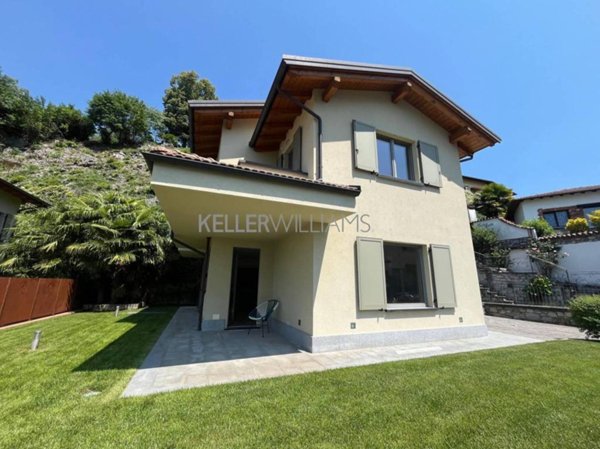 casa indipendente in vendita a Carlazzo