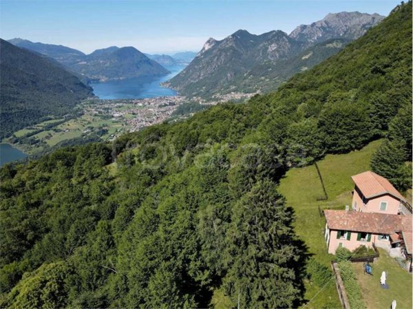 casa indipendente in vendita a Carlazzo
