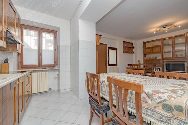 appartamento in vendita a Carugo