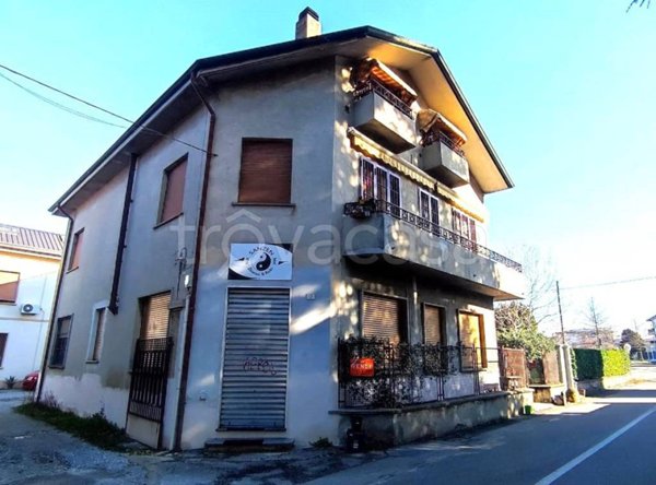appartamento in vendita a Carugo