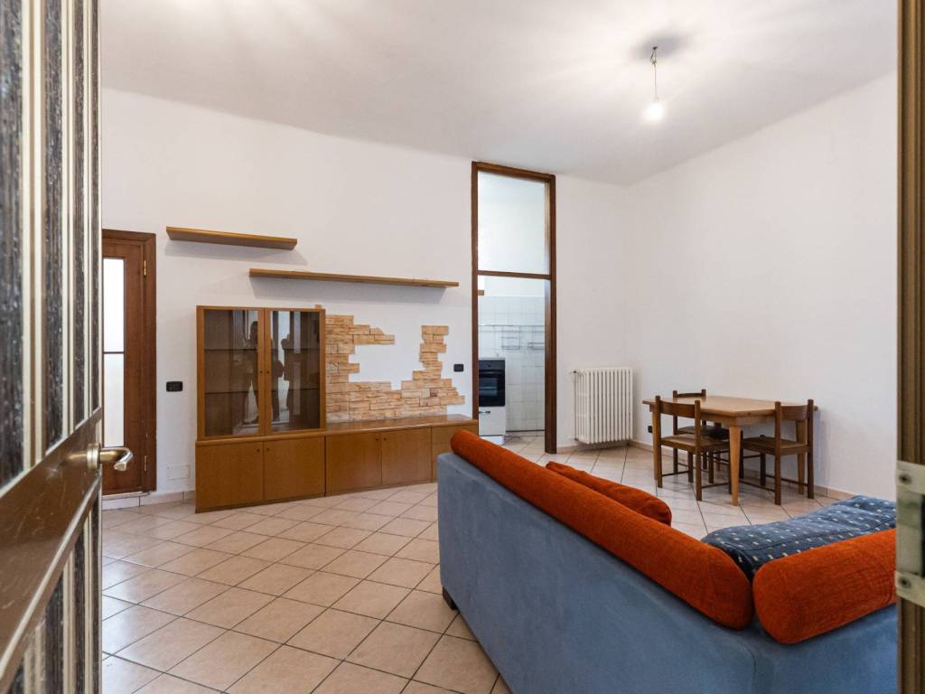appartamento in vendita a Carugo