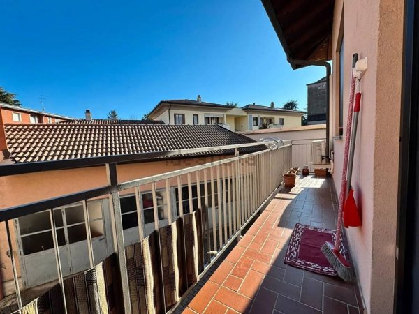 appartamento in vendita a Carugo