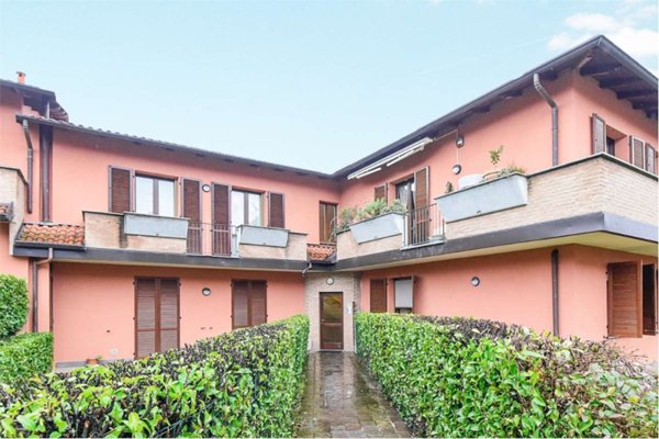 appartamento in vendita a Carugo