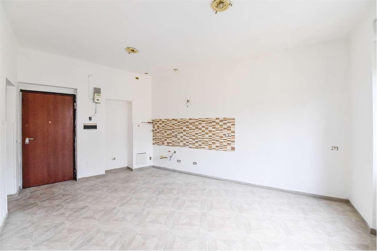 appartamento in vendita a Carugo