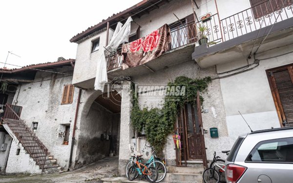 appartamento in vendita a Carugo