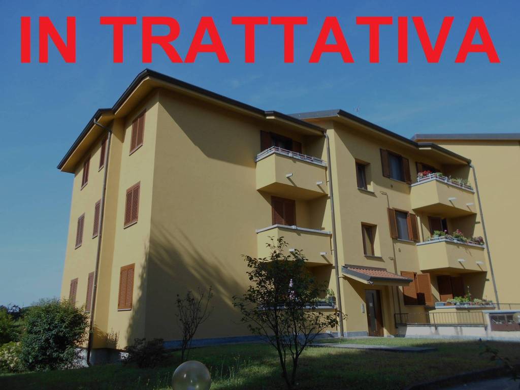 appartamento in vendita a Carugo