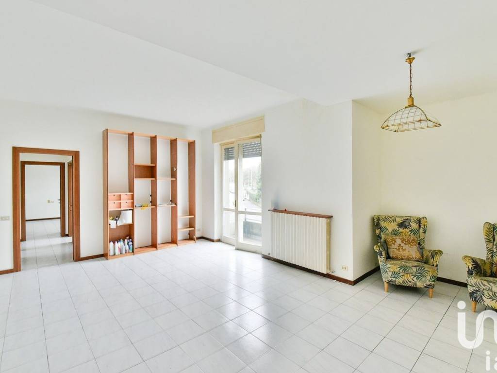 intera palazzina in vendita a Carugo