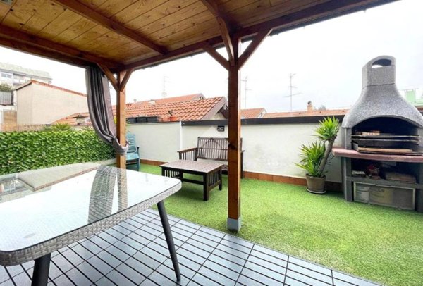appartamento in vendita a Carugo