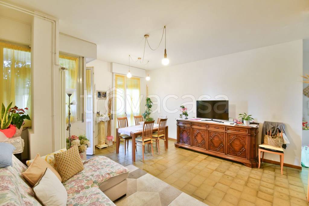 appartamento in vendita a Carugo