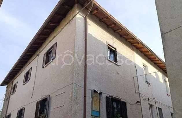 appartamento in vendita a Carugo