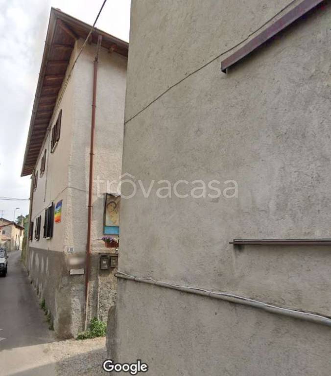 appartamento in vendita a Carugo