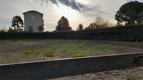terreno edificabile in vendita a Carugo