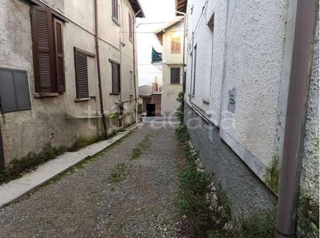 appartamento in vendita a Carugo