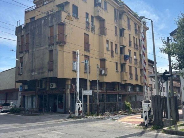 appartamento in vendita a Carugo