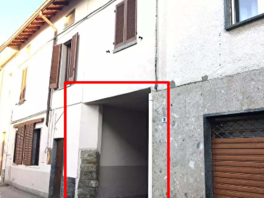 appartamento in vendita a Carugo