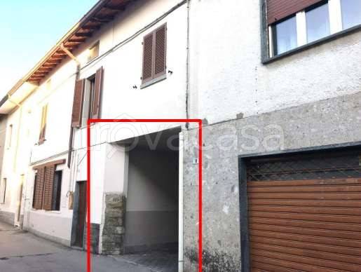 appartamento in vendita a Carugo