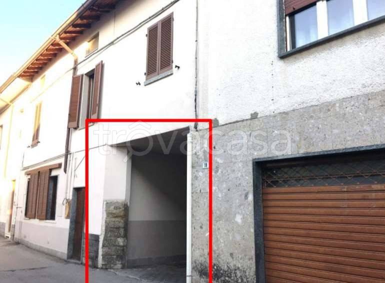 appartamento in vendita a Carugo