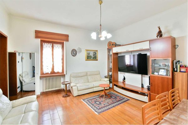 appartamento in vendita a Carugo