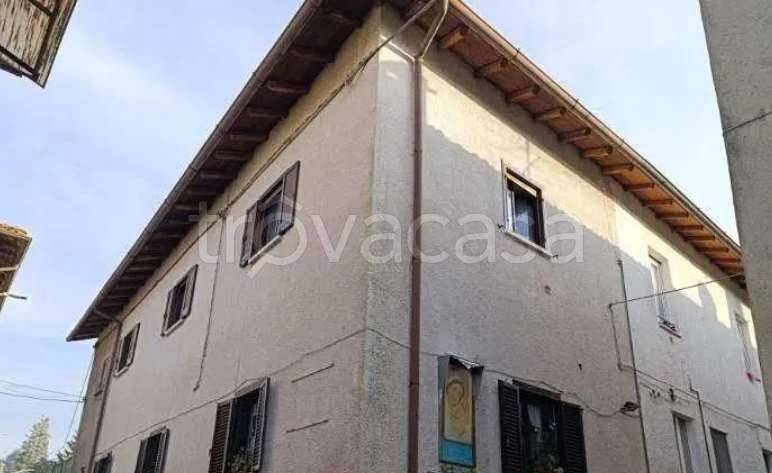appartamento in vendita a Carugo