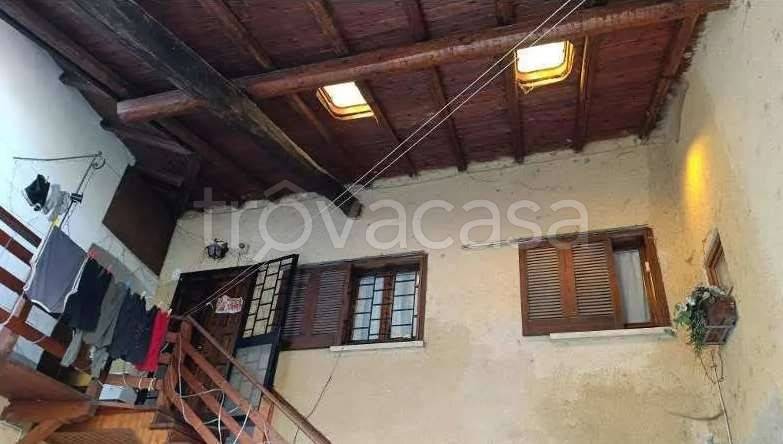 appartamento in vendita a Carugo