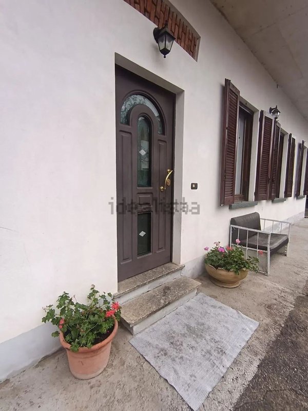 appartamento in vendita a Carugo