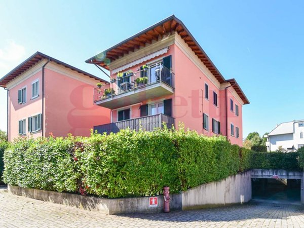 appartamento in vendita a Carugo