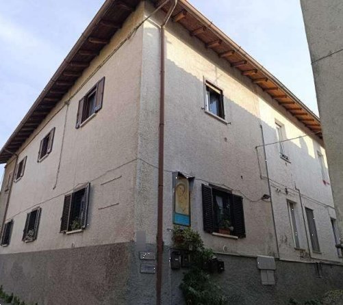appartamento in vendita a Carugo
