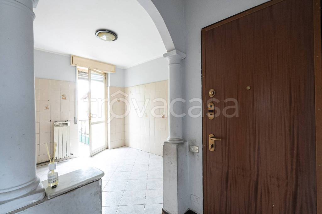 appartamento in vendita a Carugo