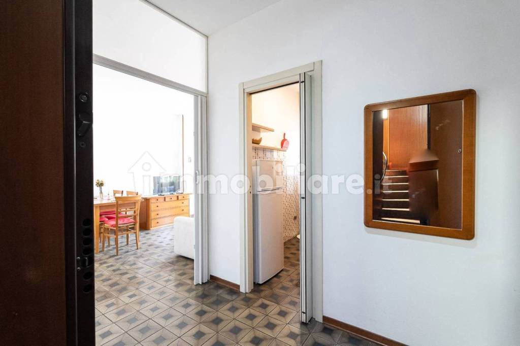appartamento in vendita a Carugo