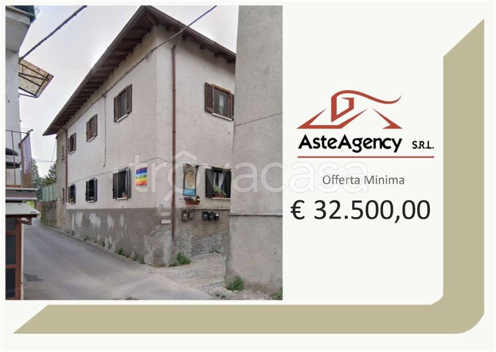 appartamento in vendita a Carugo
