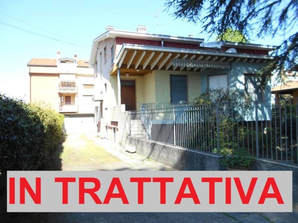 appartamento in vendita a Carugo