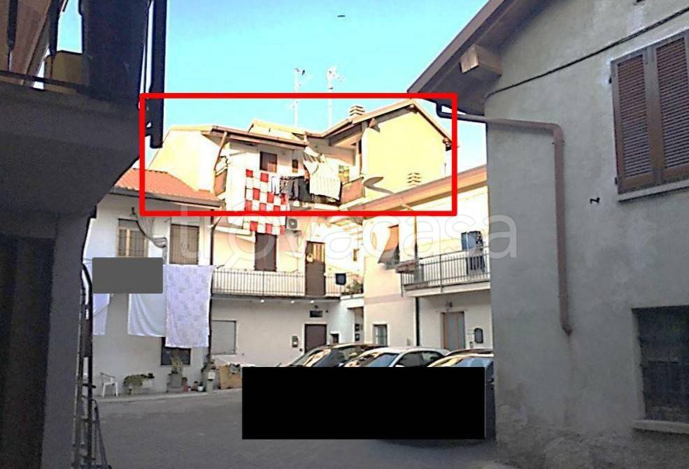appartamento in vendita a Carugo