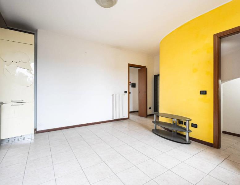 appartamento in vendita a Carugo