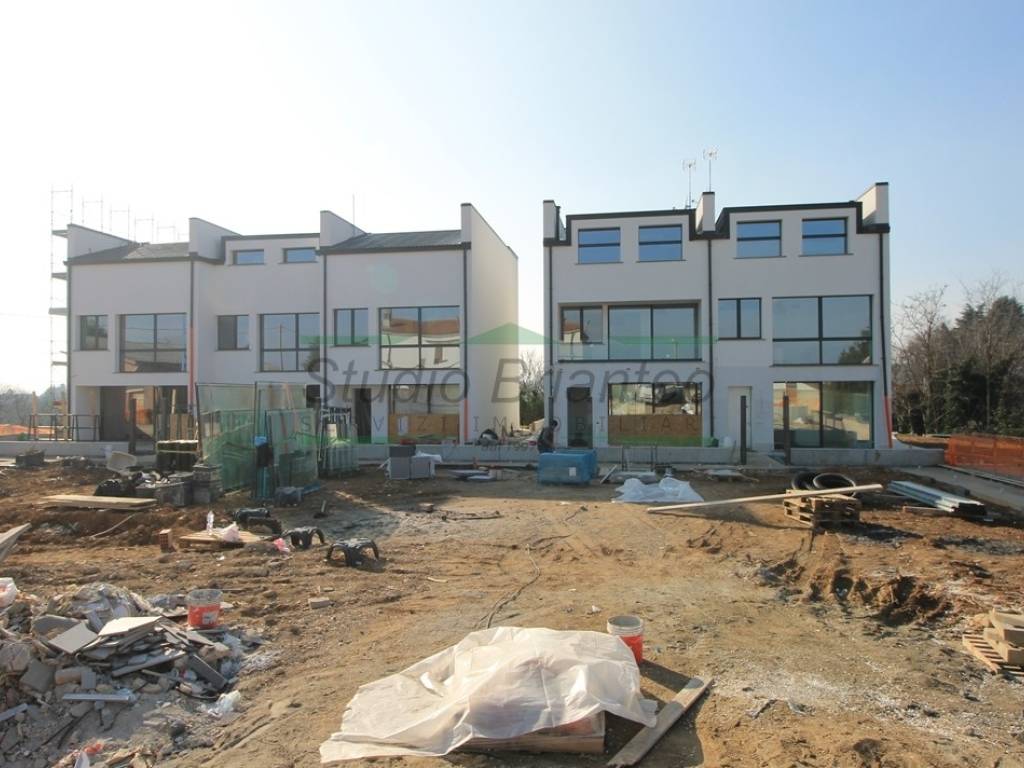 appartamento in vendita a Carugo