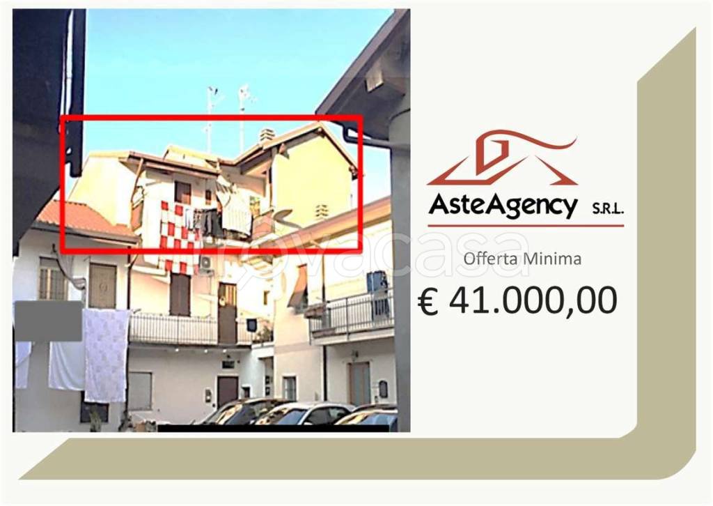 appartamento in vendita a Carugo