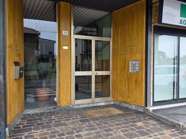 appartamento in vendita a Carugo