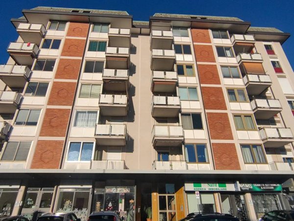 appartamento in vendita a Carugo