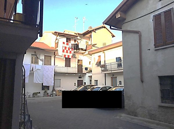 appartamento in vendita a Carugo