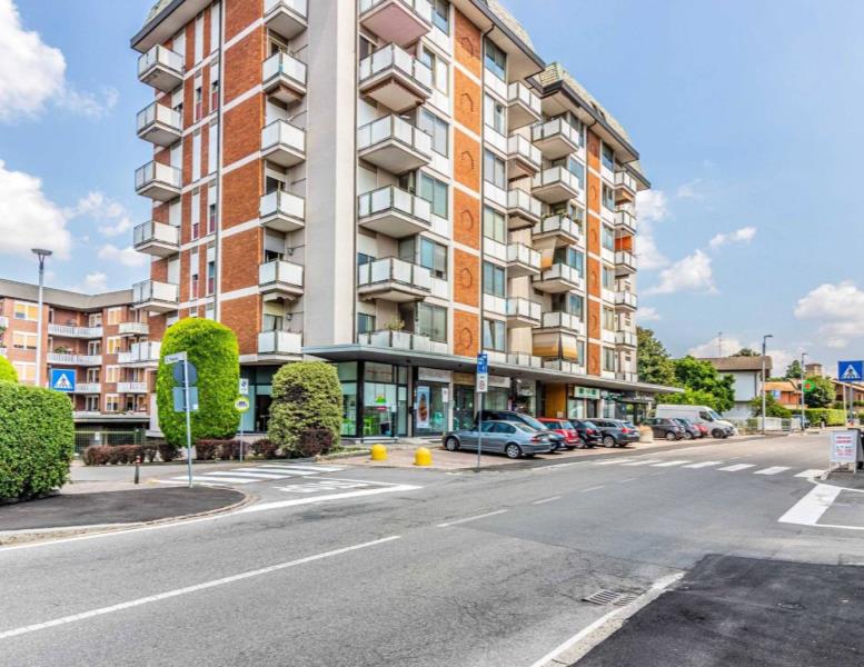 appartamento in vendita a Carugo