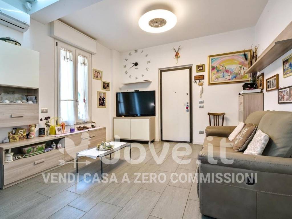 casa indipendente in vendita a Carugo