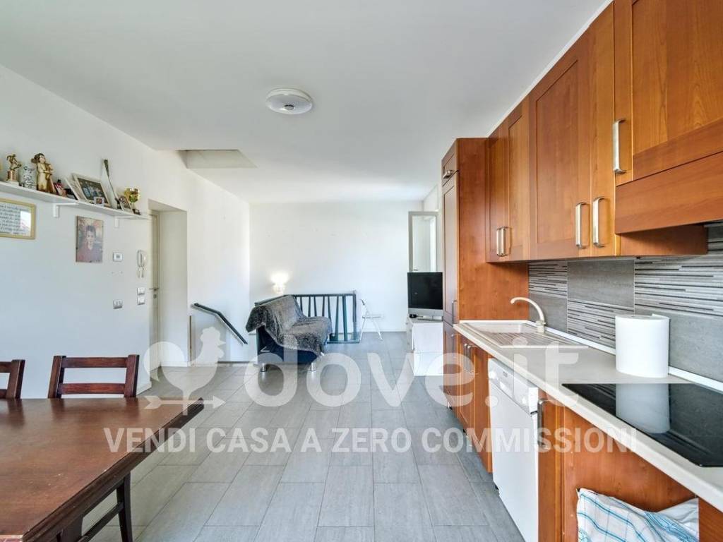 appartamento in vendita a Carugo
