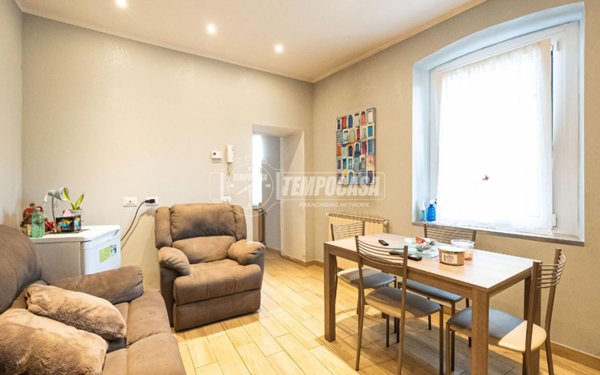 appartamento in vendita a Carugo