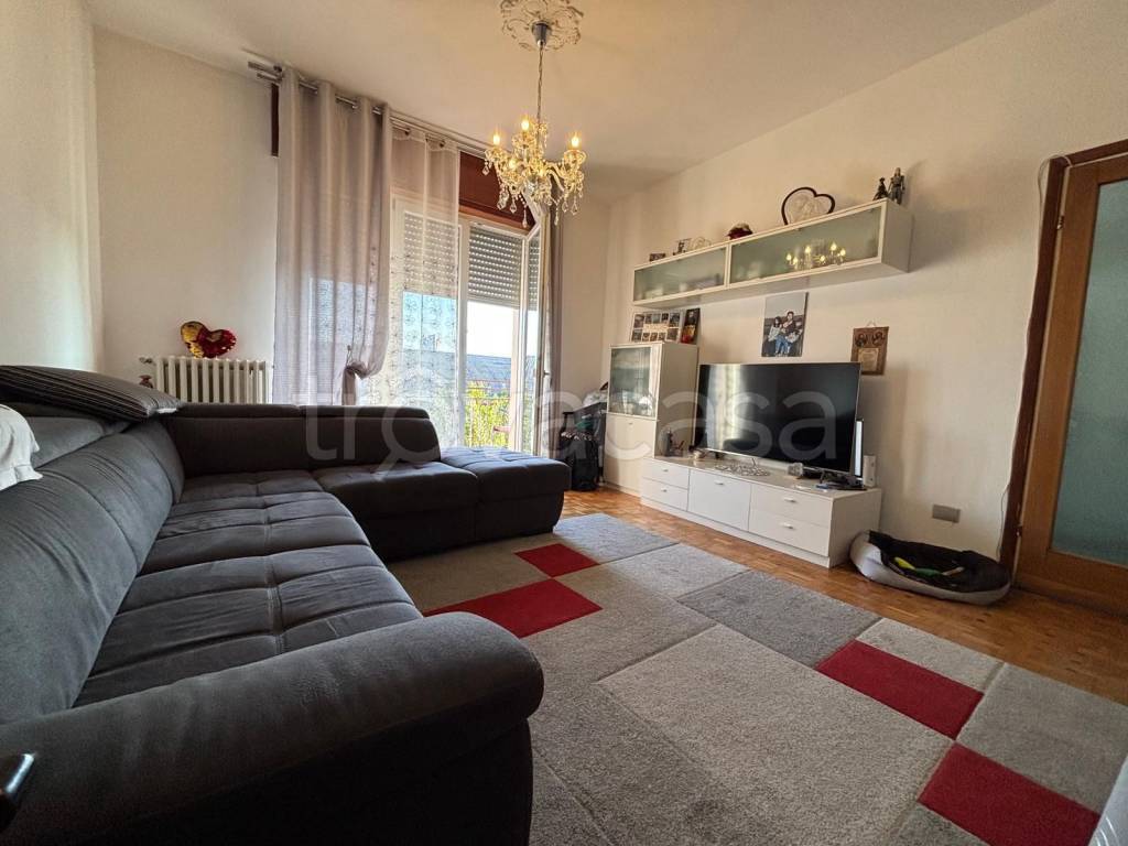 appartamento in vendita a Carugo